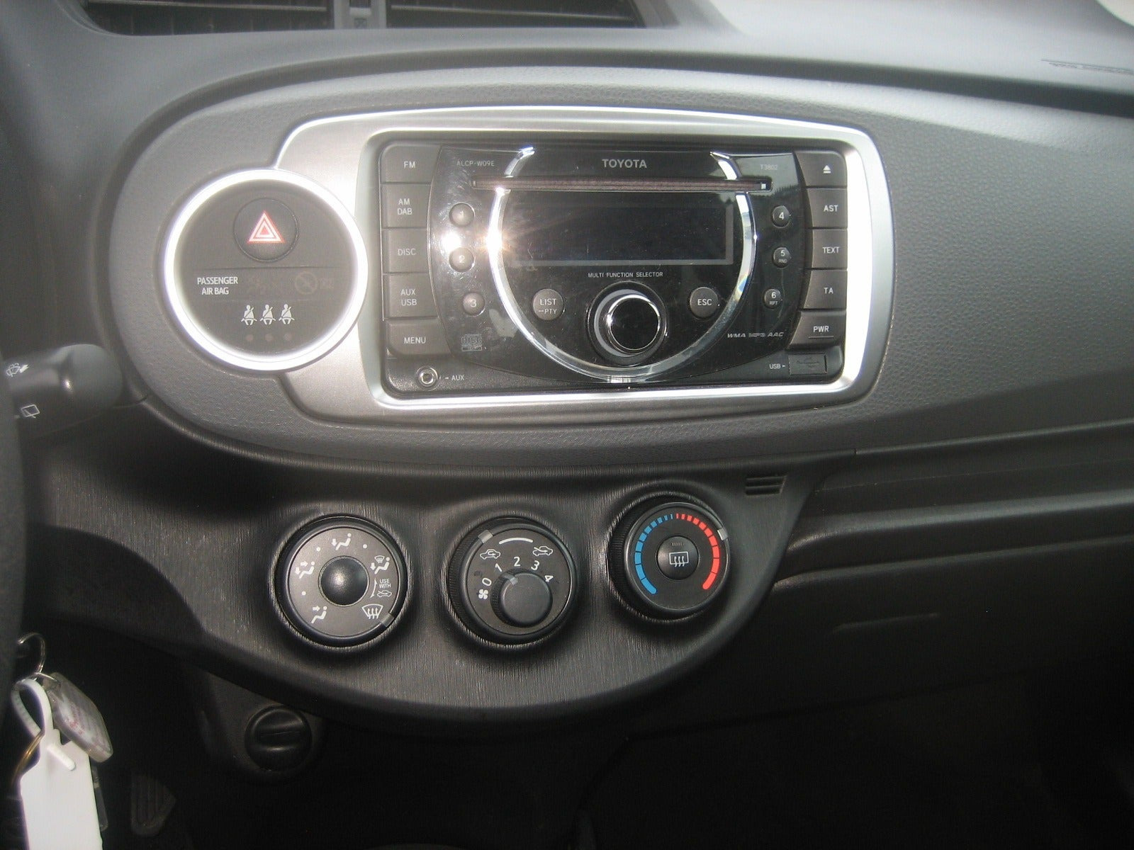 Hvid Toyota Yaris fra 2011