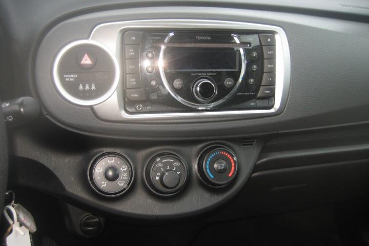 Hvid Toyota Yaris fra 2011