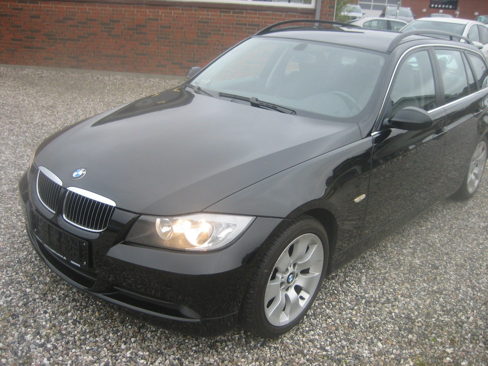 Sort BMW 325d fra 2007