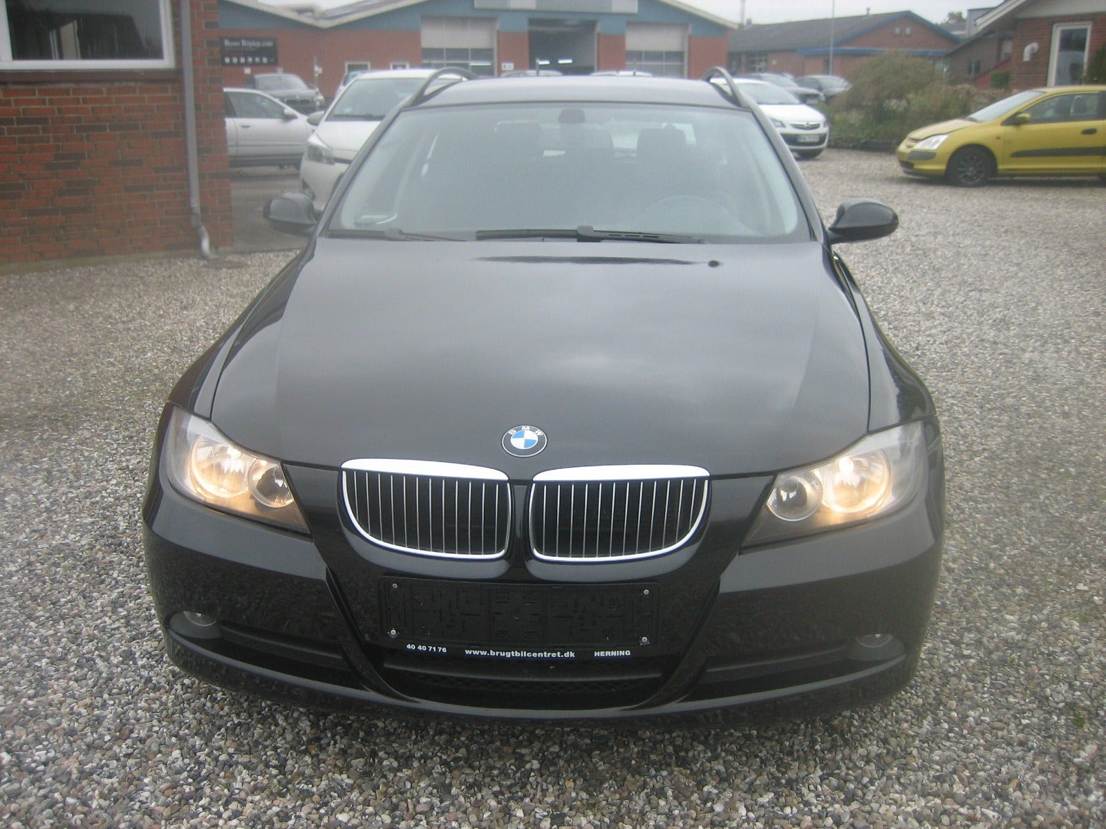Sort BMW 325d fra 2007