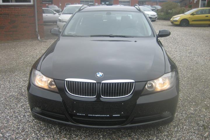 Sort BMW 325d fra 2007