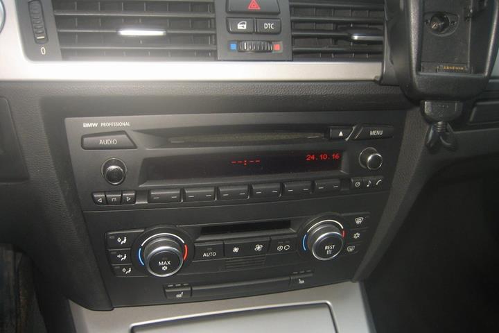 Sort BMW 325d fra 2007