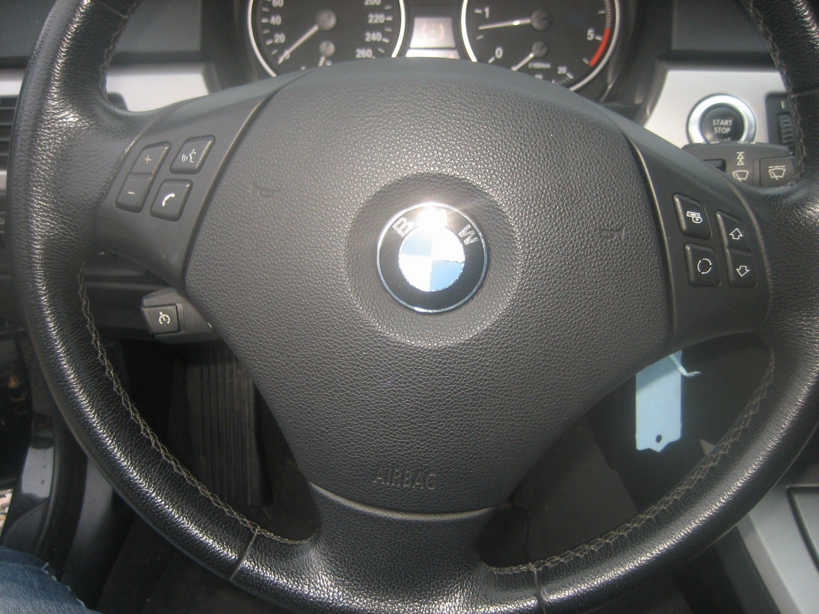 Sort BMW 325d fra 2007