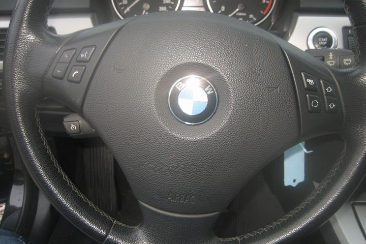 Sort BMW 325d fra 2007