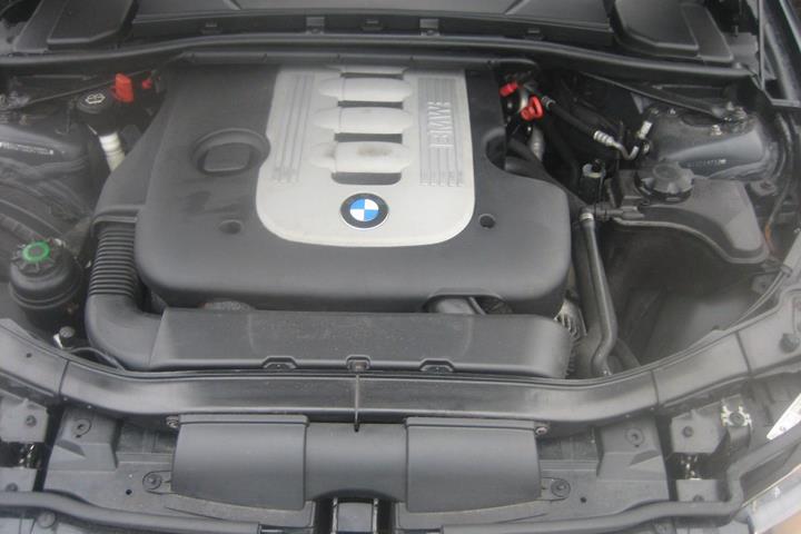 Sort BMW 325d fra 2007