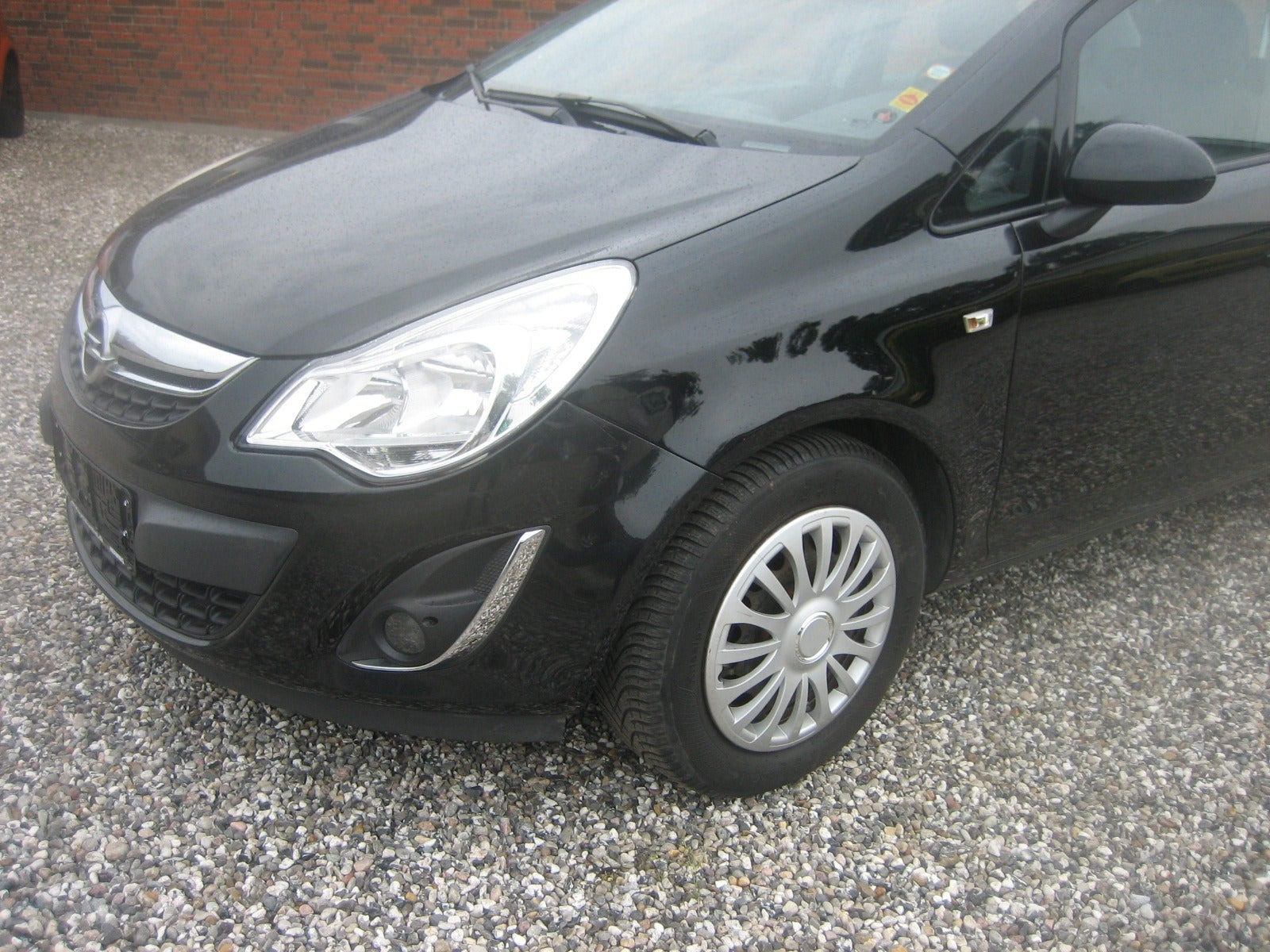 Sort Opel Corsa fra 2012