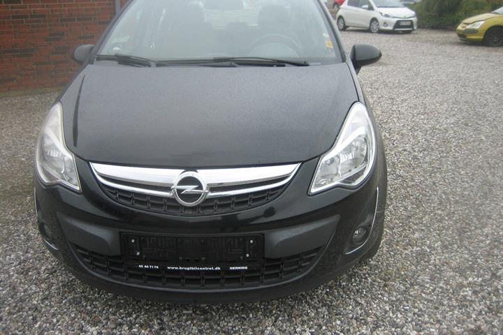 Sort Opel Corsa fra 2012