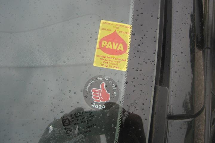 Sort Opel Corsa fra 2012