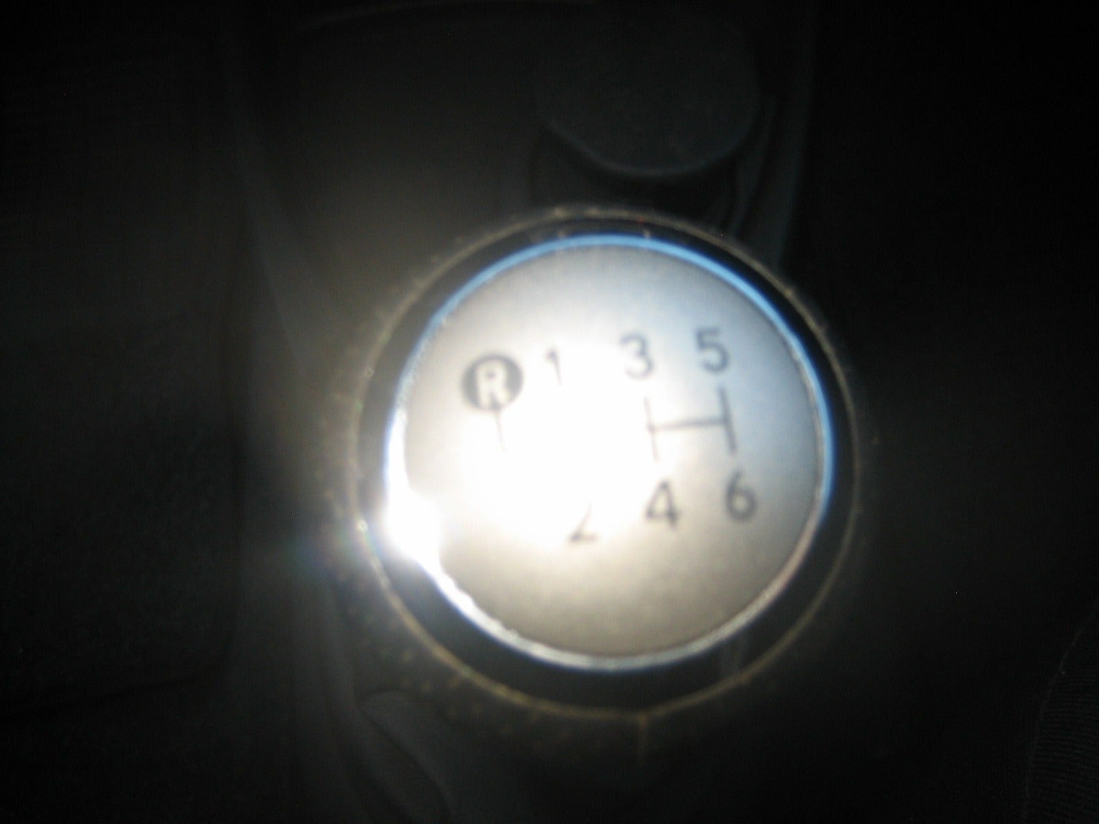 Grå Toyota Yaris fra 2010