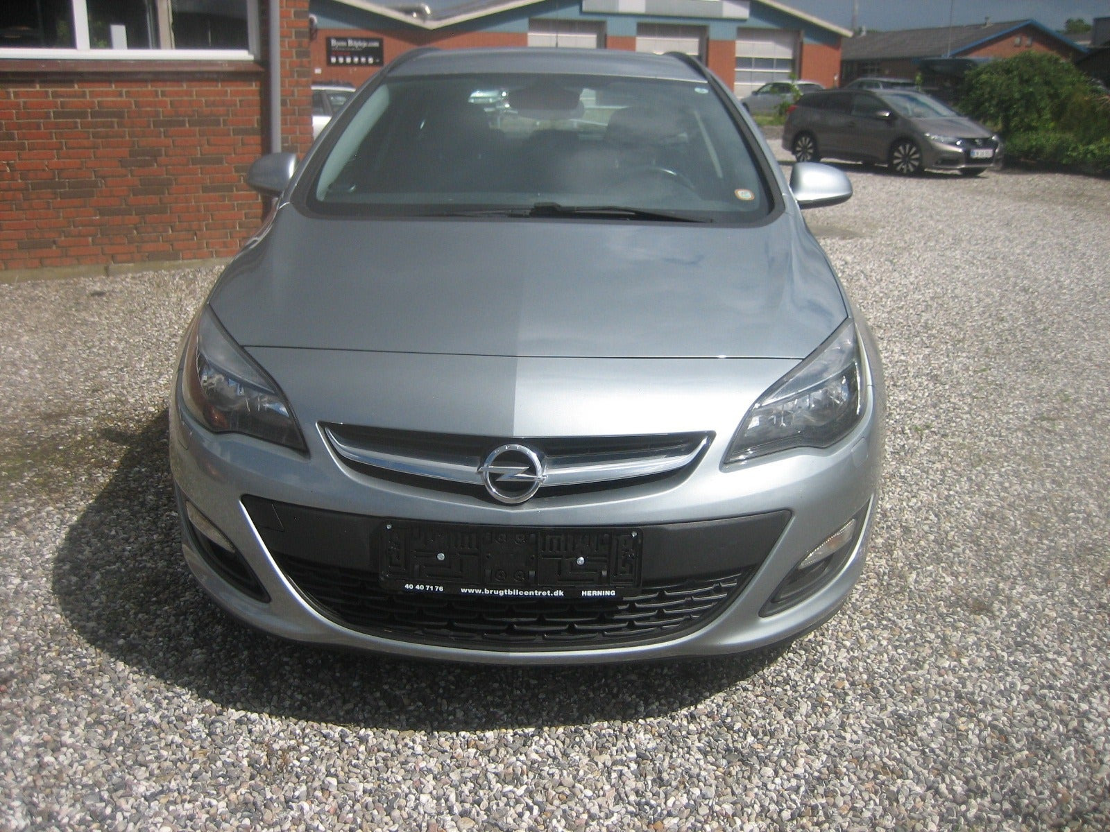 Blå Opel Astra fra 2015