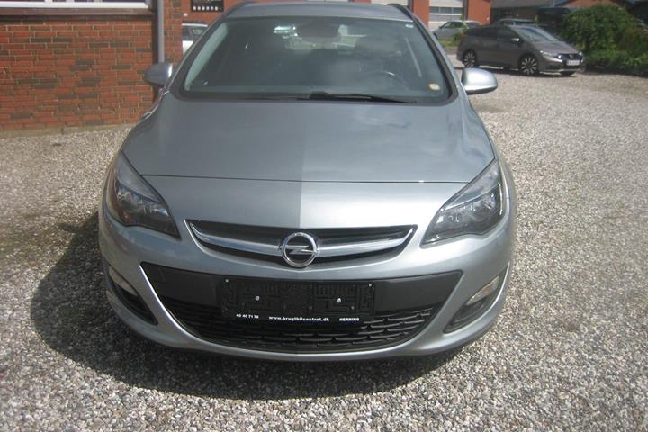 Blå Opel Astra fra 2015