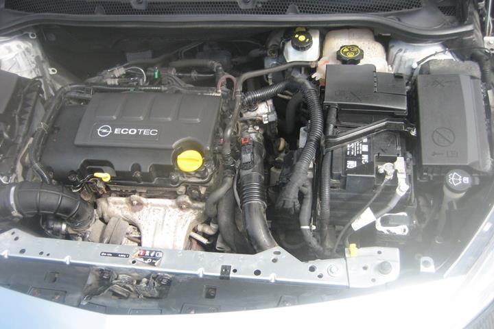 Blå Opel Astra fra 2015