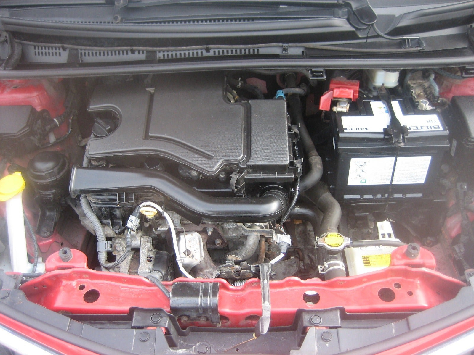 Rød Toyota Yaris fra 2015