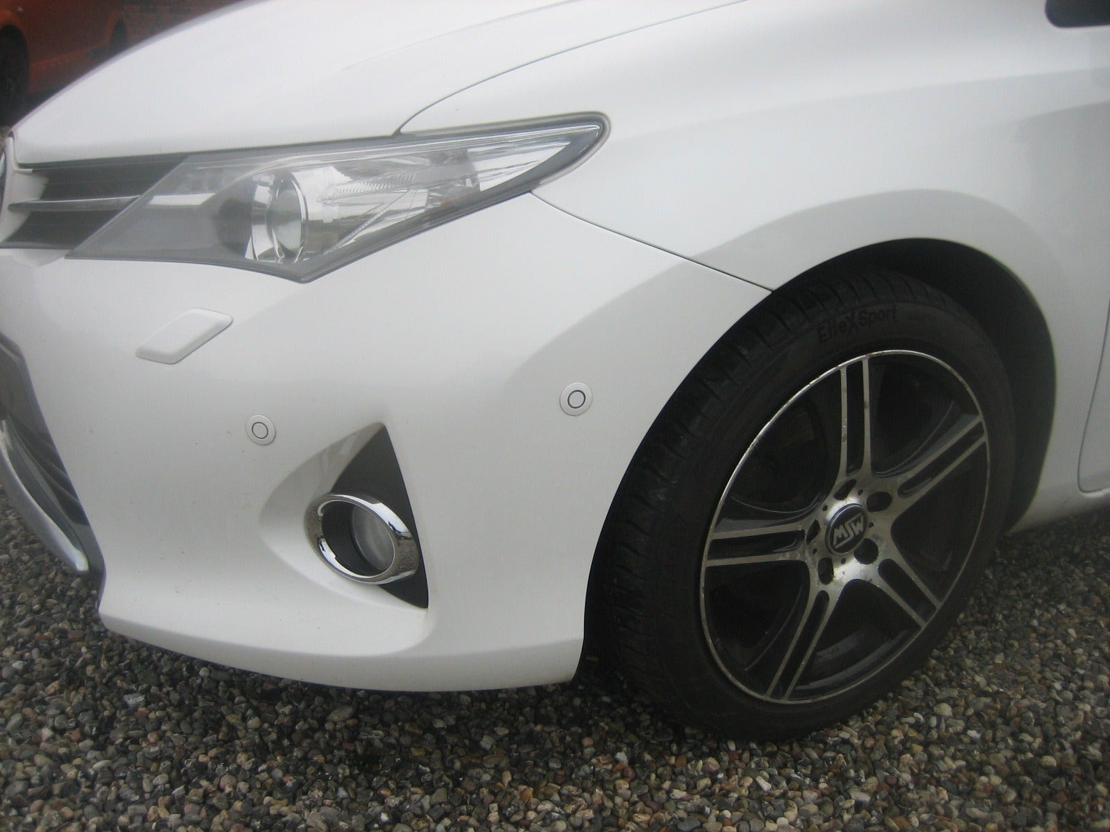 Hvid Toyota Auris fra 2013