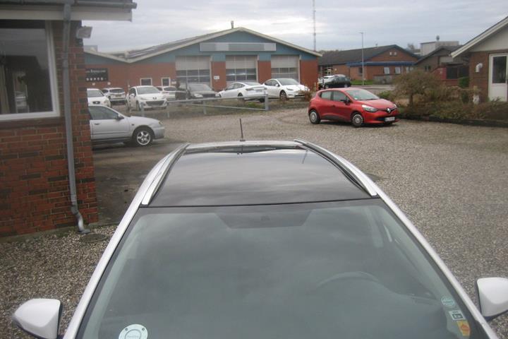 Hvid Toyota Auris fra 2013