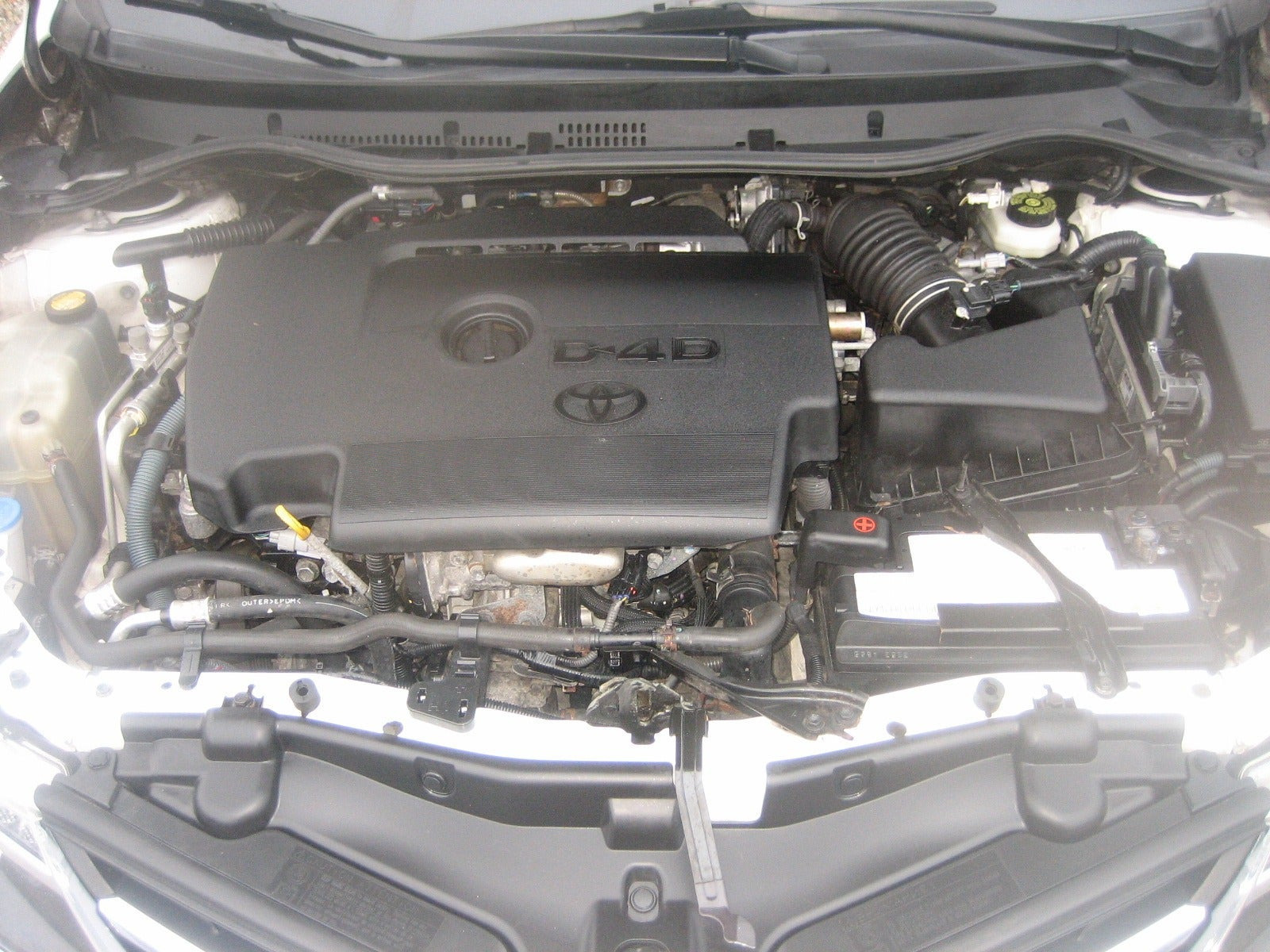 Hvid Toyota Auris fra 2013