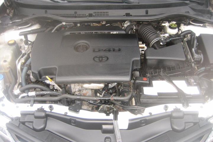 Hvid Toyota Auris fra 2013