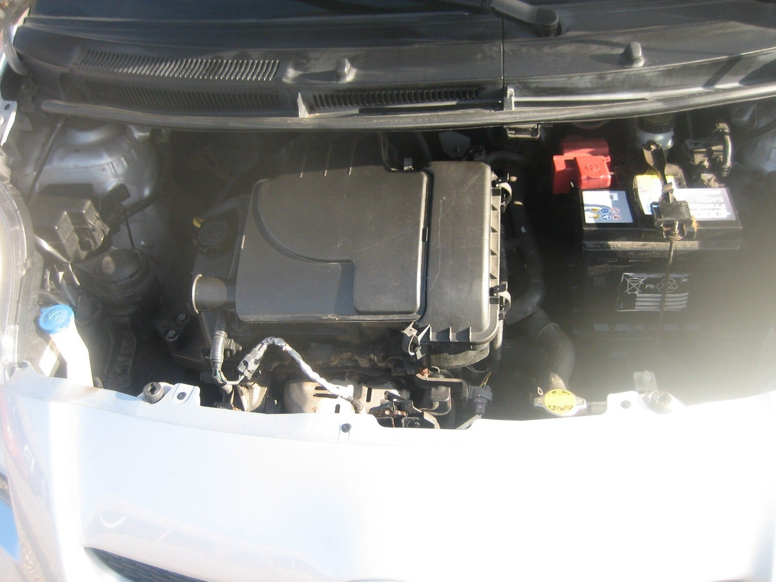 Sølv Toyota Yaris fra 2011