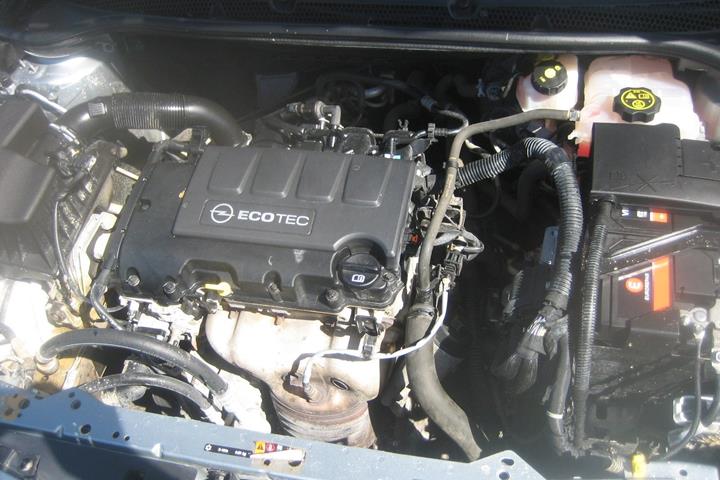 Blå Opel Astra fra 2014
