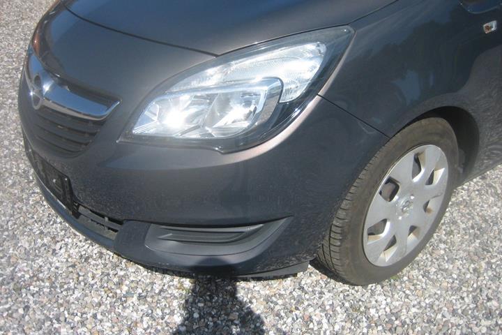 Grå Opel Meriva fra 2014