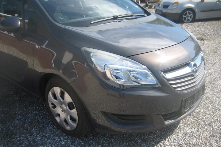 Grå Opel Meriva fra 2014