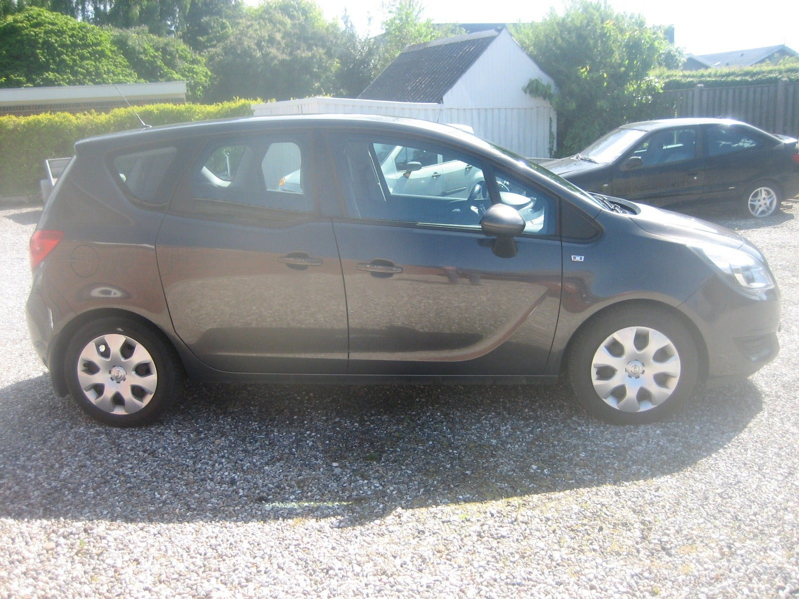 Grå Opel Meriva fra 2014