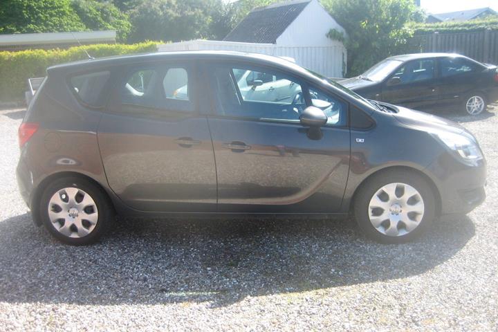 Grå Opel Meriva fra 2014