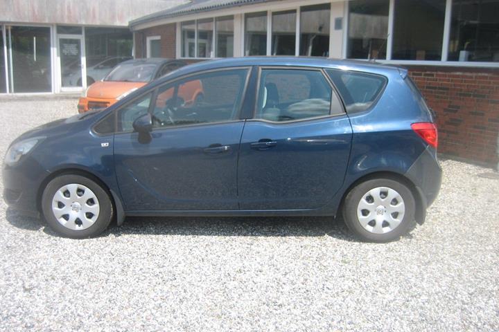 Blå Opel Meriva fra 2014