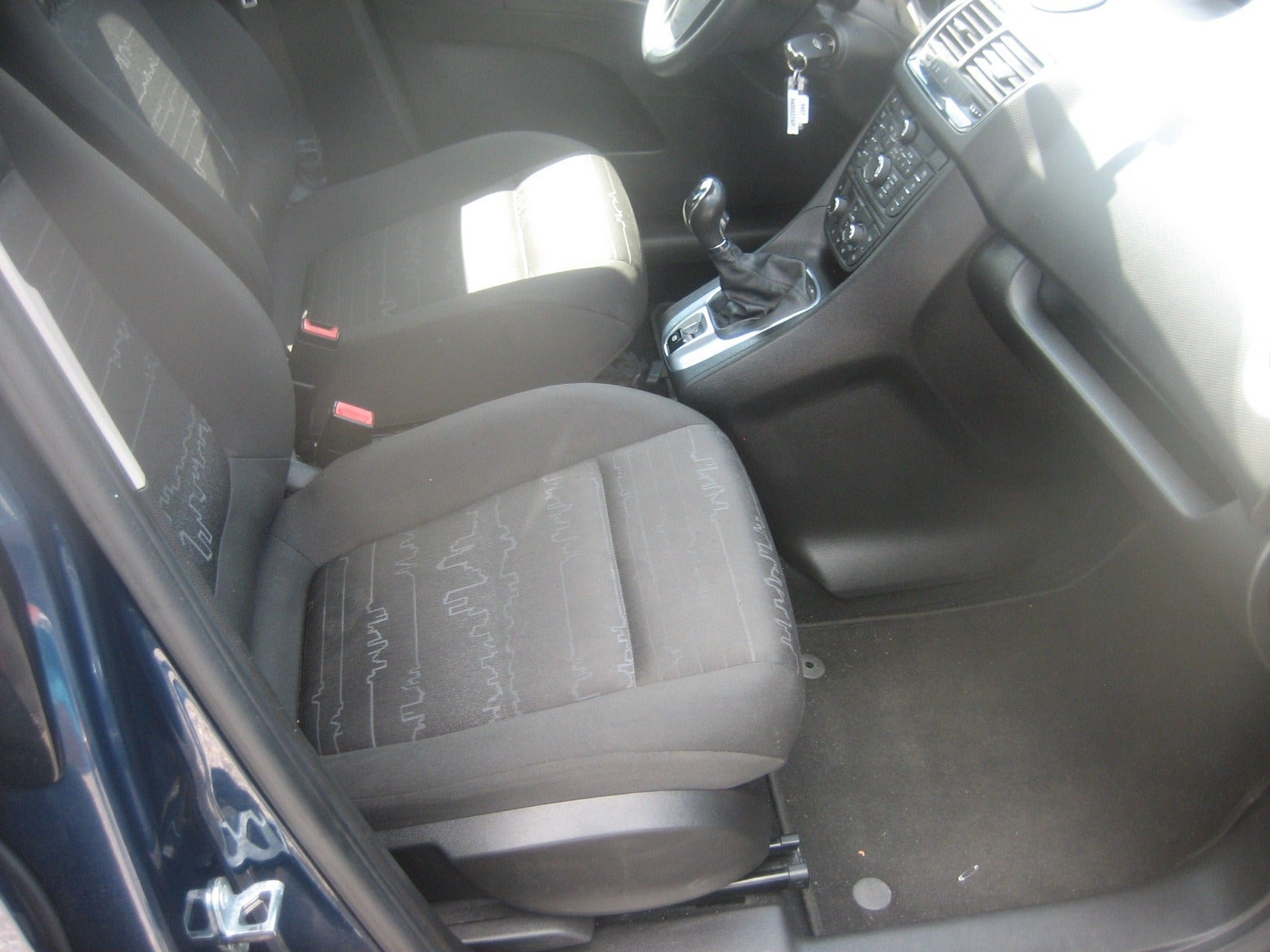 Blå Opel Meriva fra 2014