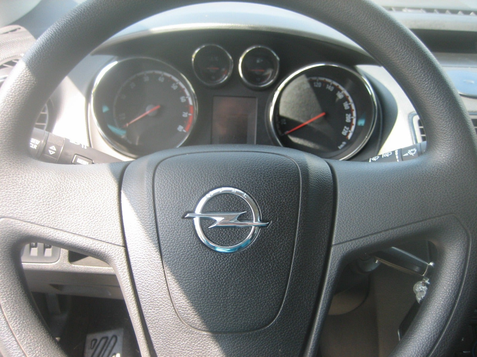 Blå Opel Meriva fra 2014