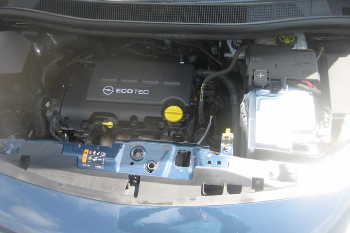 Blå Opel Meriva fra 2014