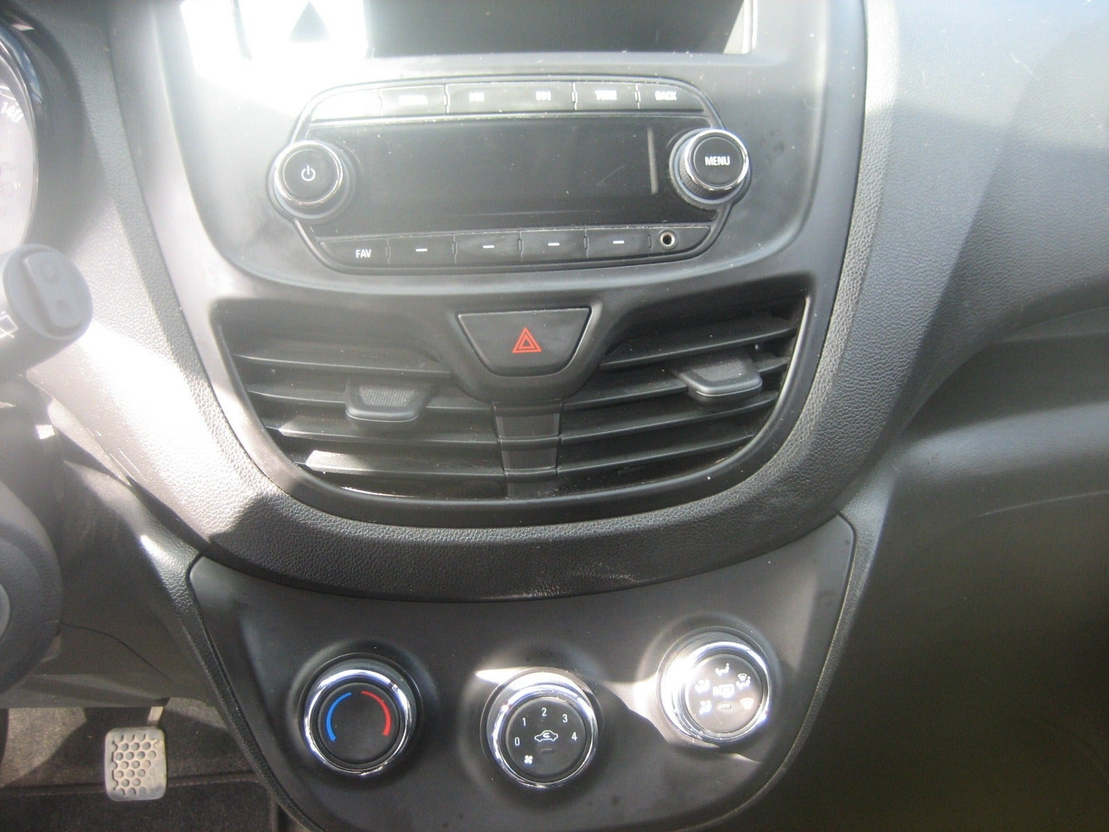 Hvid Opel Karl fra 2016