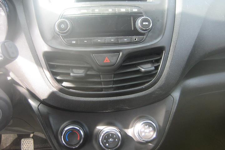 Hvid Opel Karl fra 2016