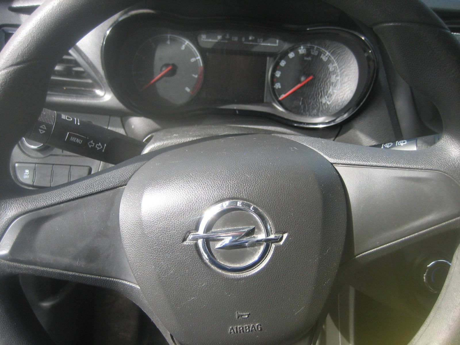 Hvid Opel Karl fra 2016