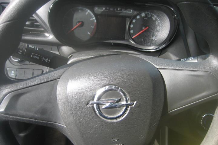 Hvid Opel Karl fra 2016