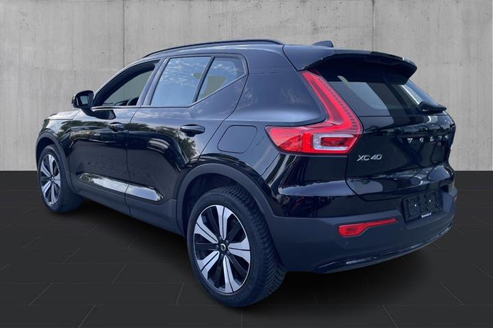 Sort Volvo XC40 fra 2023
