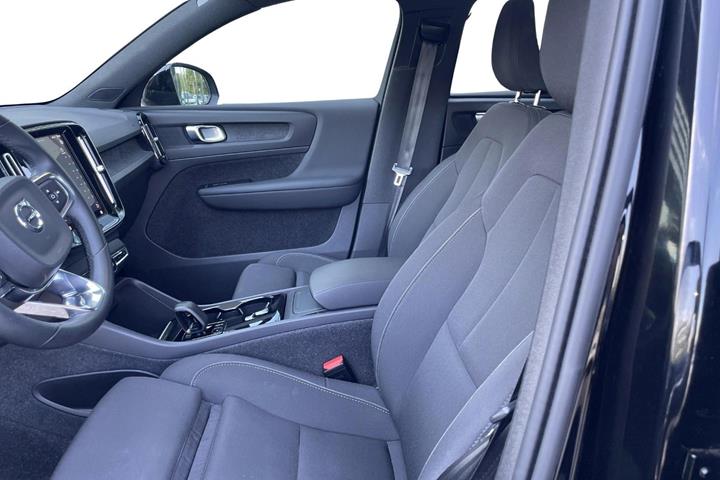 Sort Volvo XC40 fra 2023
