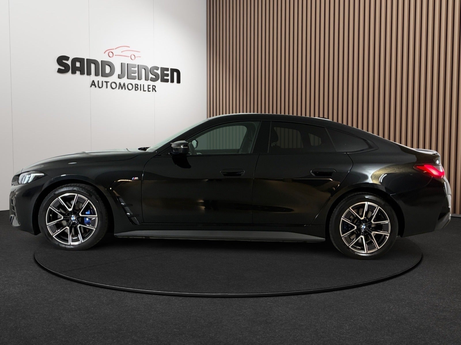 Sort BMW i4 fra 2025