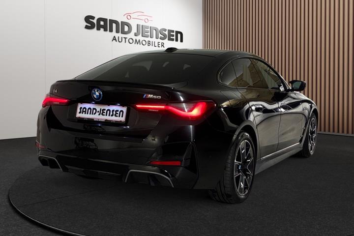 Sort BMW i4 fra 2025