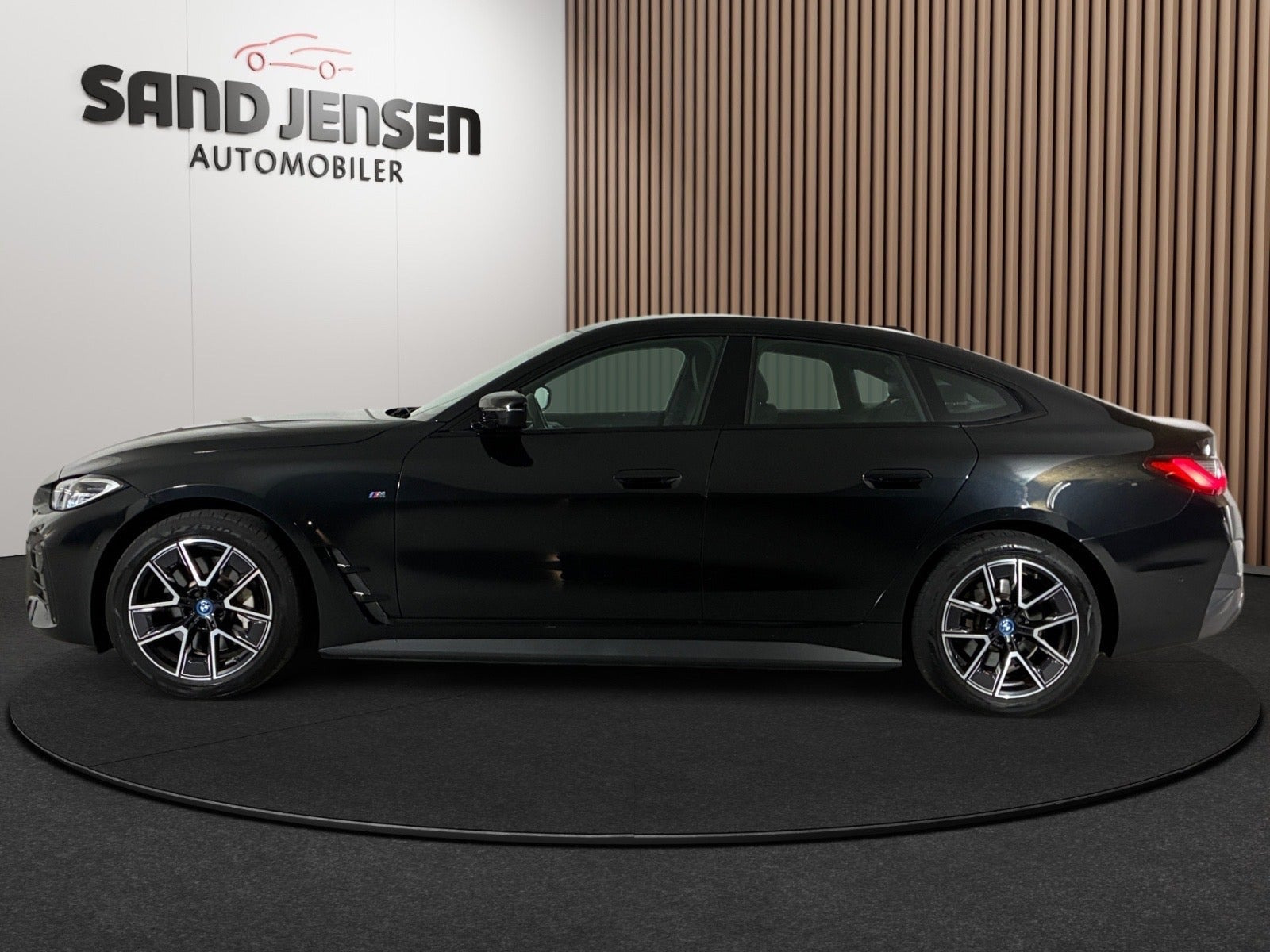 Sort BMW i4 fra 2024