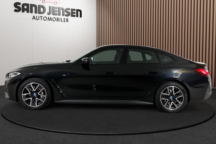 Sort BMW i4 fra 2024