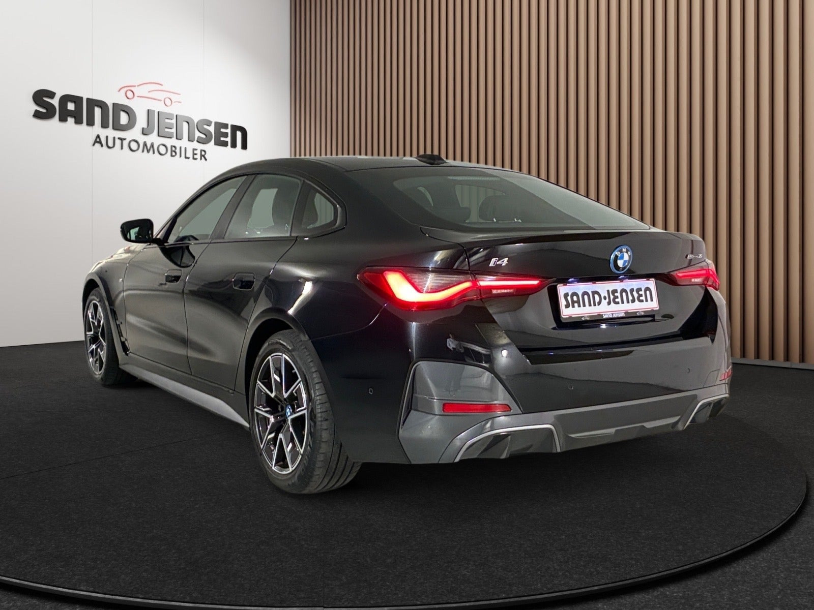 Sort BMW i4 fra 2024