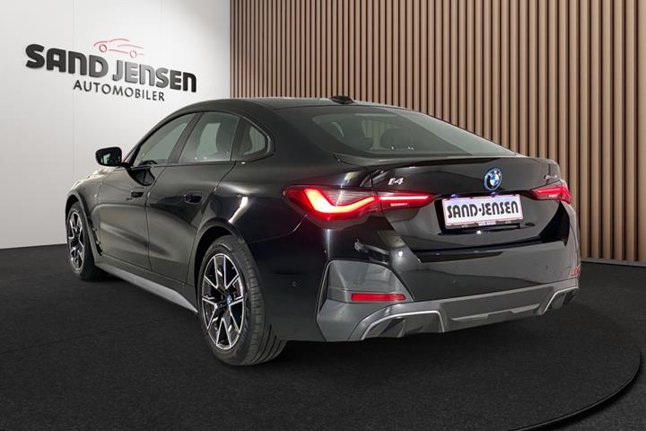 Sort BMW i4 fra 2024