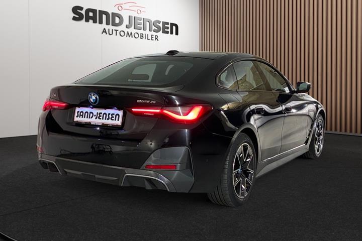 Sort BMW i4 fra 2024
