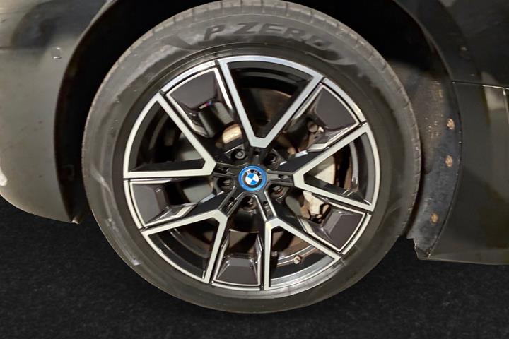 Sort BMW i4 fra 2024