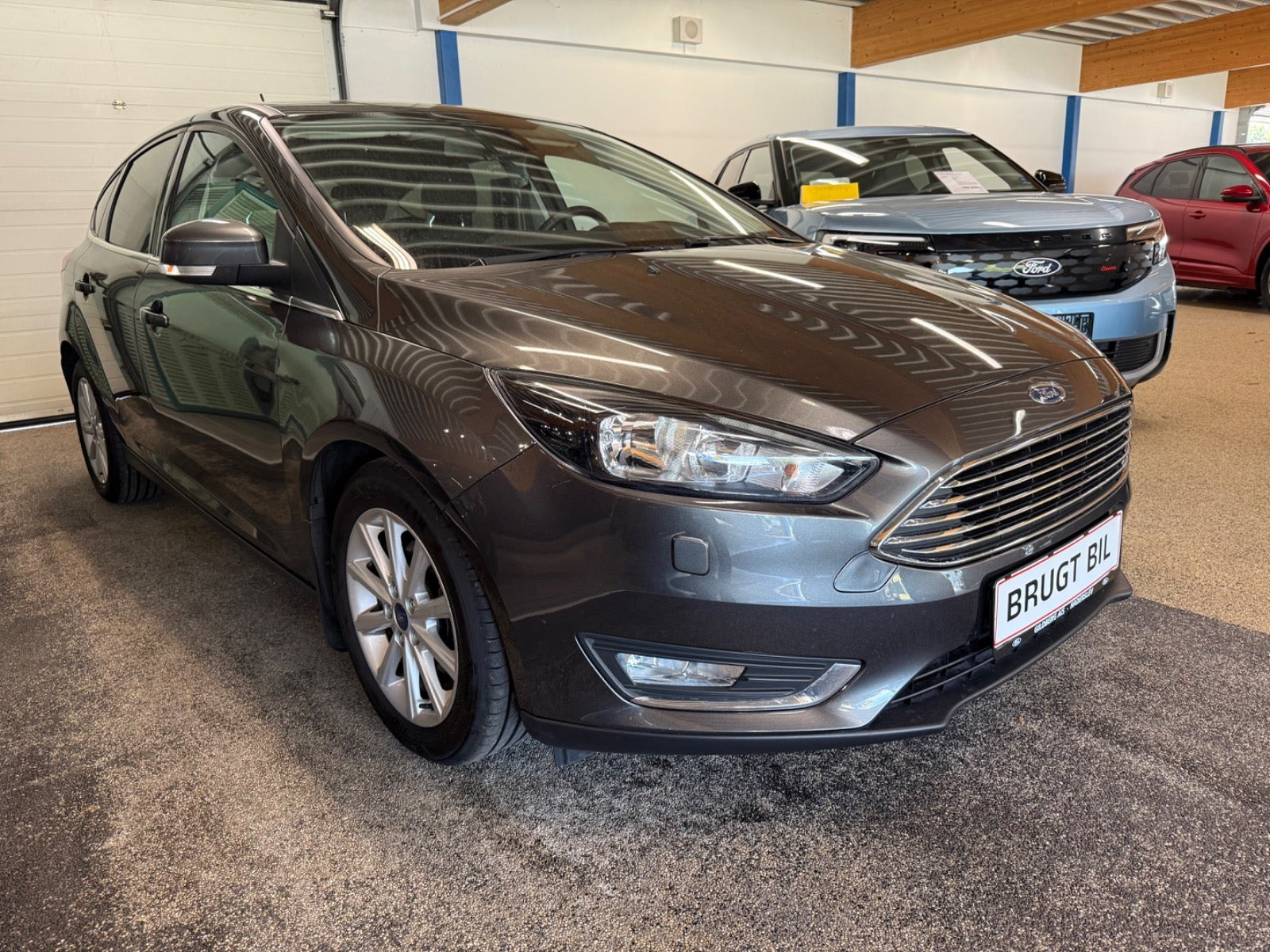 Grå Ford Focus fra 2017