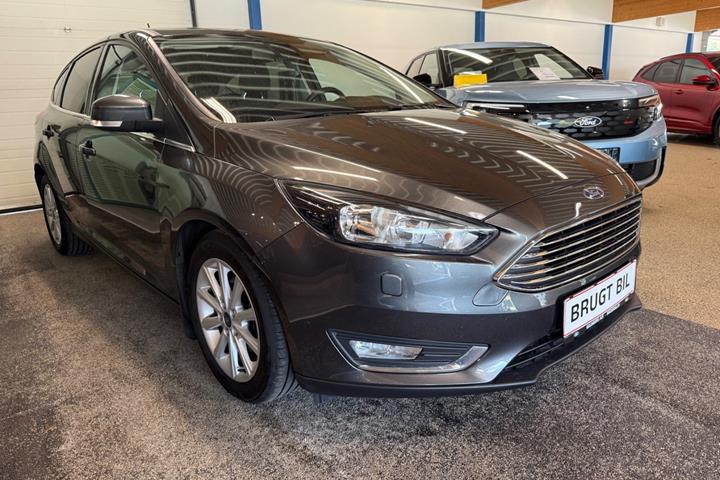 Grå Ford Focus fra 2017
