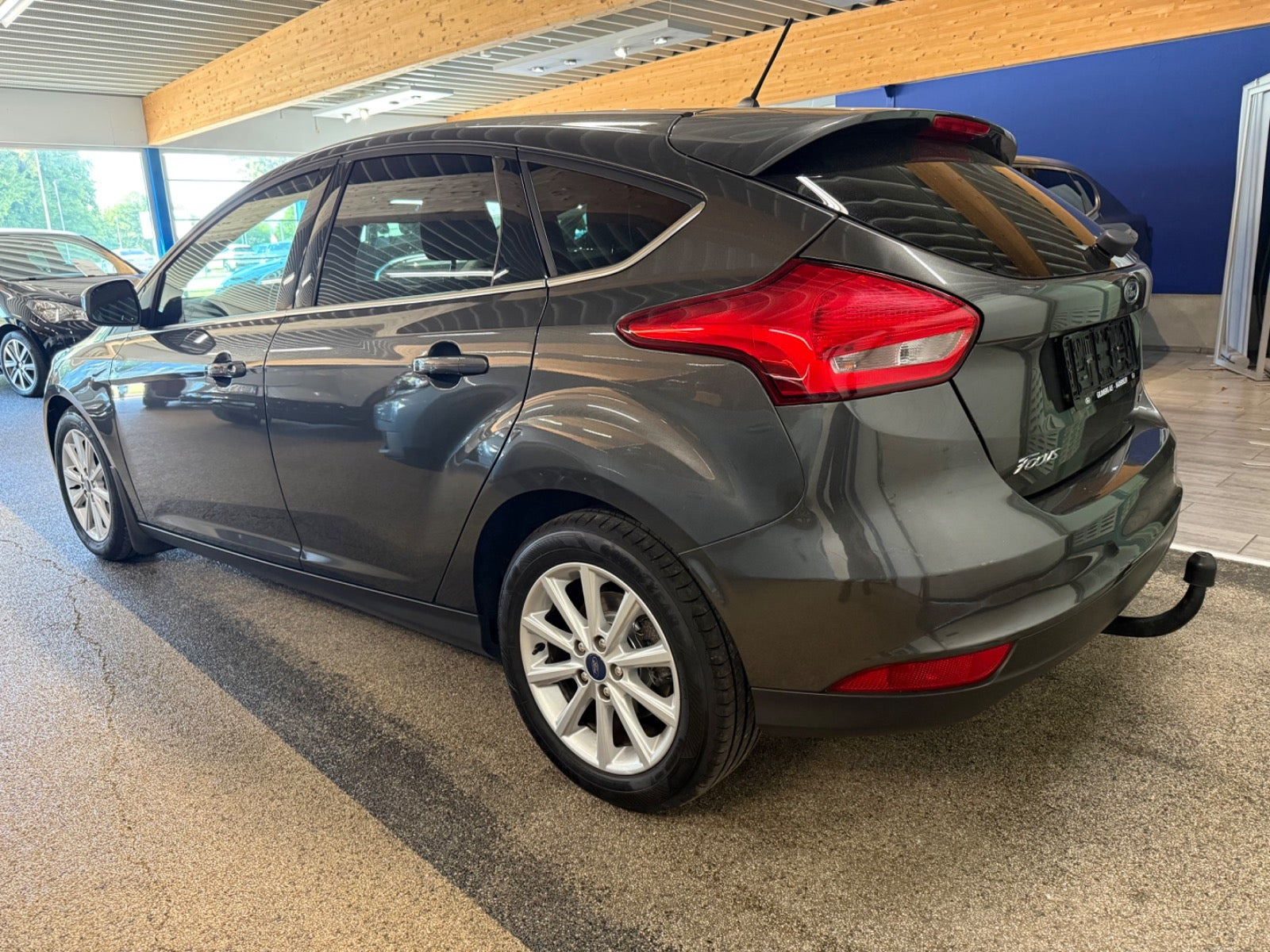 Grå Ford Focus fra 2017