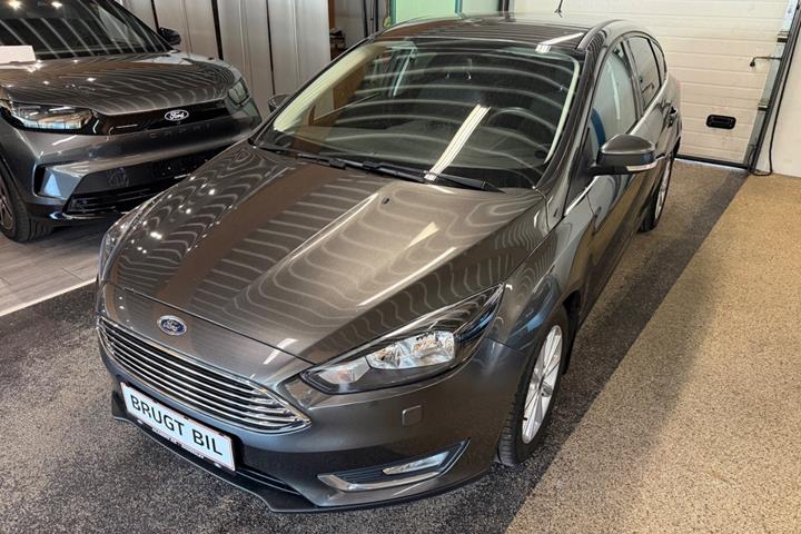 Grå Ford Focus fra 2017