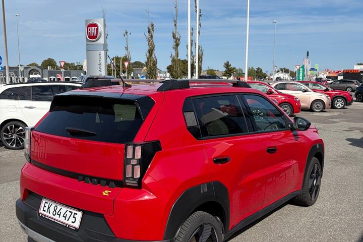 Rød Fiat Grande Panda fra 2025